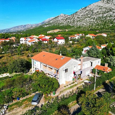 Apartments Lana Starigrad Paklenica Eksteriør billede
